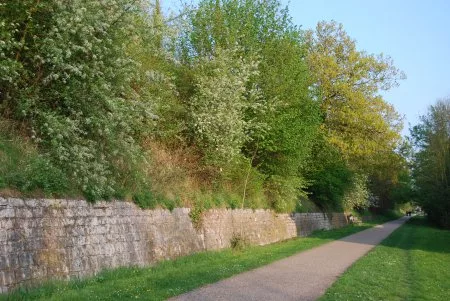 La voie verte de Vernon à Giverny, derrière L'Hermitage